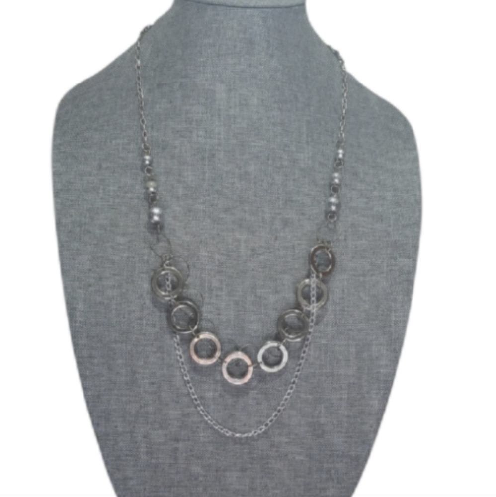 Elegant Silver Tone Necklace